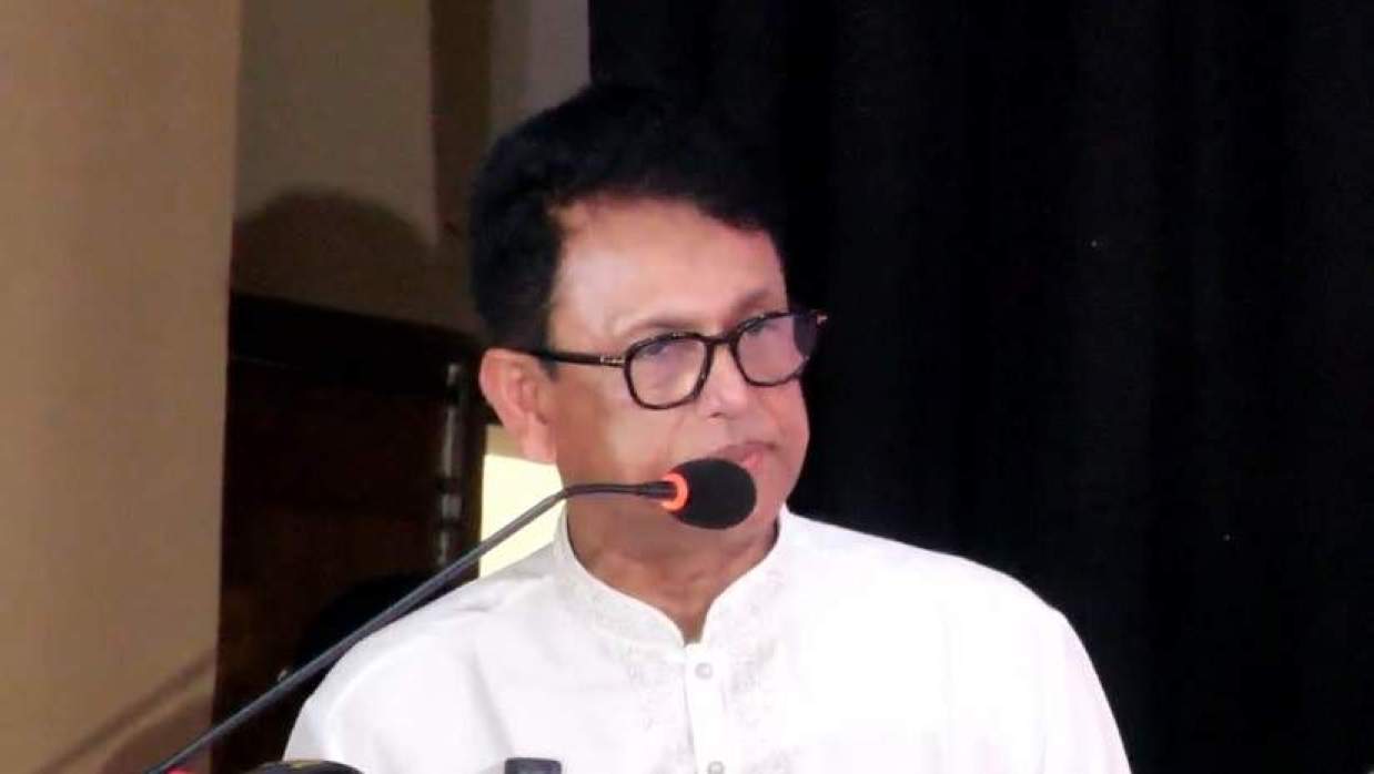 শিক্ষা এবং প্রাথমিক ও গণশিক্ষা মন্ত্রী ড. আ ন ম এহছানুল হক মিলন