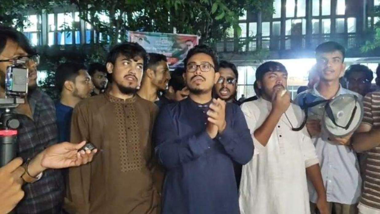 বিক্ষোভে ডাকসু