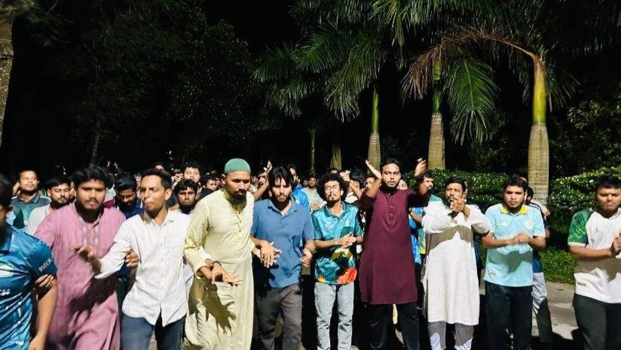 ইবি শিক্ষার্থীদের বিক্ষোভ
