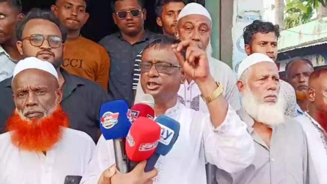 বক্তব্য দিচ্ছিলেন মৃত্যুবরণ করা সাইফুল ইসলাম খোকন