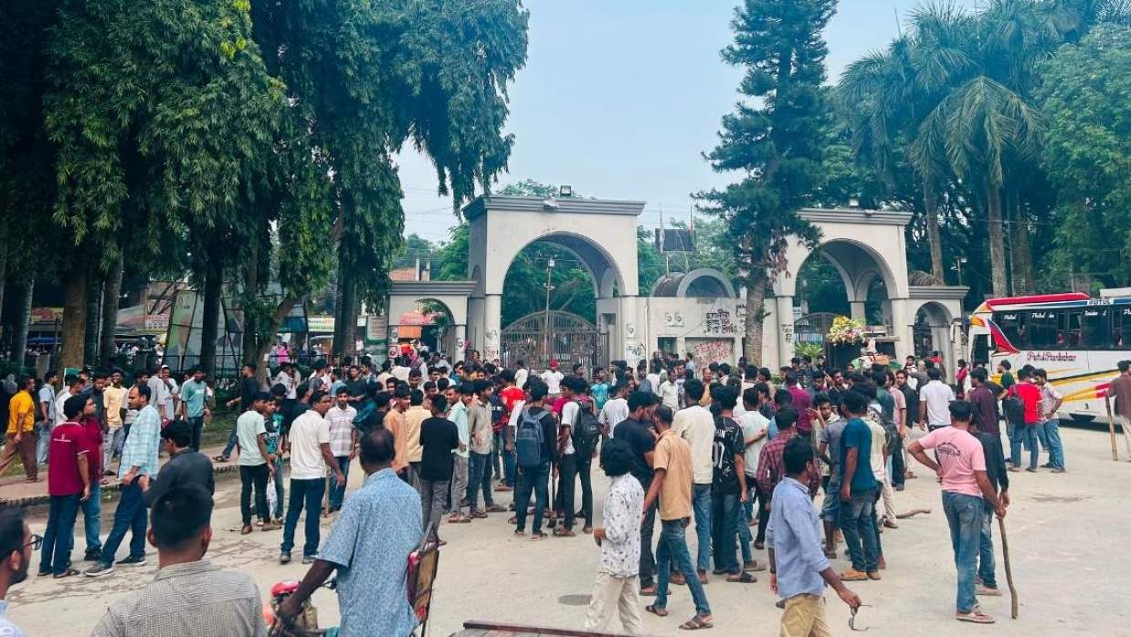 ইবিতে ছাত্রদল-শিবির সংঘর্ষ: ৭২ ঘণ্টার মধ্যে তদন্ত প্রতিবেদন জমা