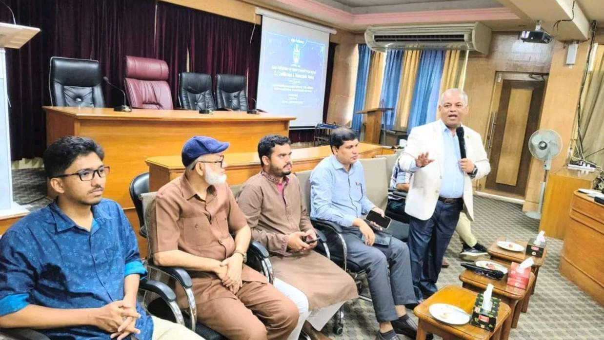 অনলাইন সনদ আবেদন ব্যবস্থার উদ্বোধন করেন চবি উপাচার্য অধ্যাপক ড. মোহাম্মদ আল-ফোরকান।