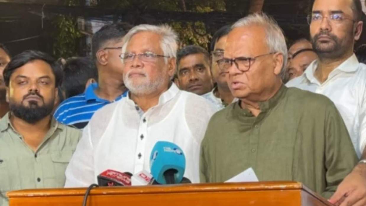 উপজেলা ও জেলা পর্যায়ের সমস্ত হাসপাতালে মশারি সরবরাহ করা হবে: রিজভী