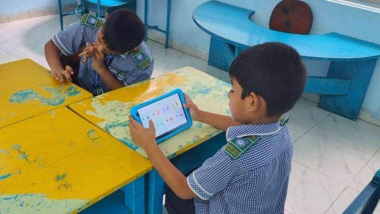 কথা বলতে না পারা শিশুদের কন্ঠ হবে ‘ভয়েস অ্যাসিস্ট’
