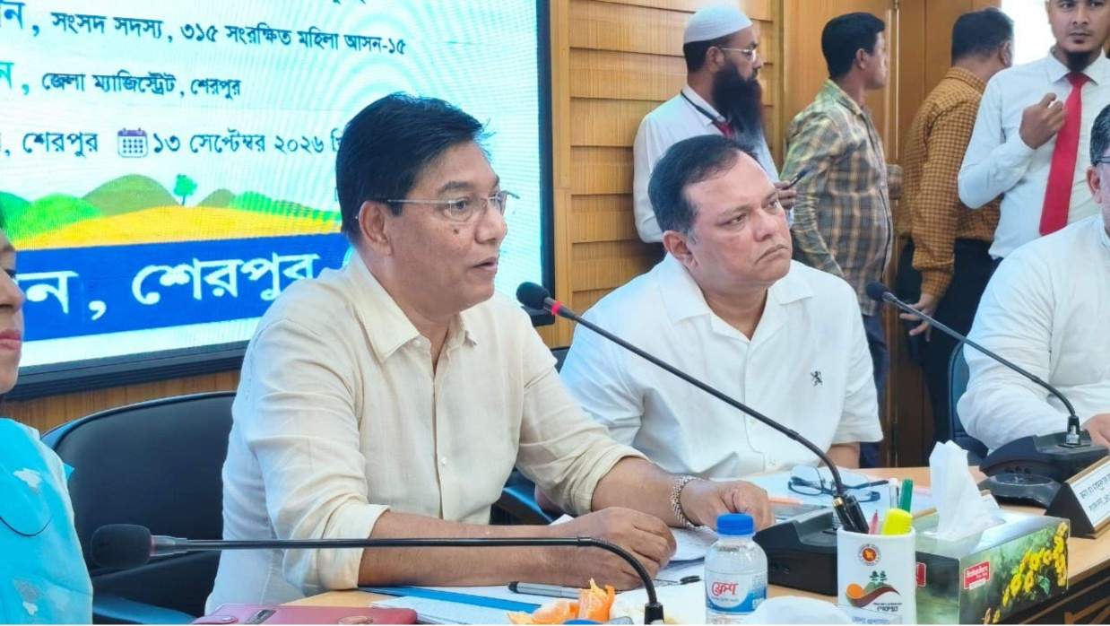 চীনের বুলেট ট্রেনগুলো দেশে আনার কথাবার্তা চলছে: বিমানমন্ত্রী