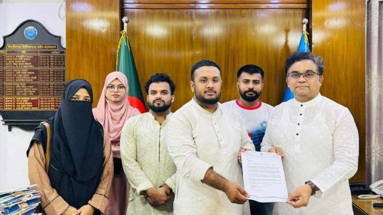 সমাবর্তন আয়োজনের দাবি জানিয়েছে জাকসু