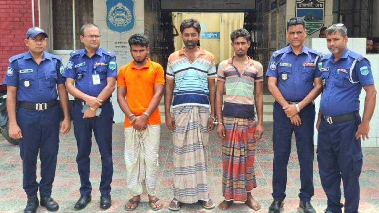ব্যবসায়ী আব্দুল আজিজ হত্যায় জড়িত তিনজনকে গ্রেপ্তার করেছে পুলিশ