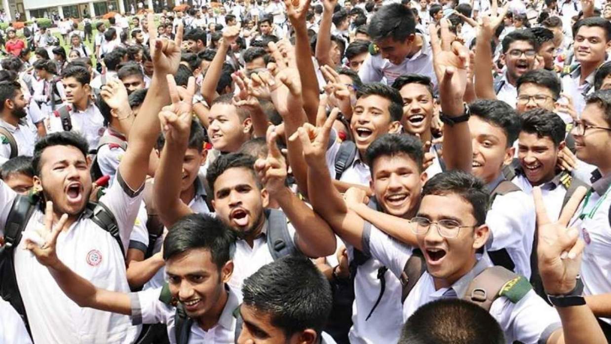এসএসসি উত্তীর্ণ শিক্ষার্থীরা