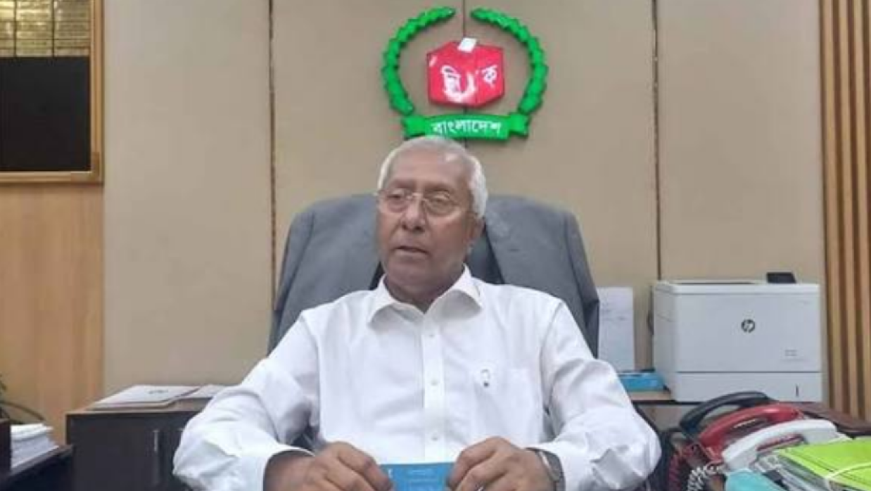 নির্বাচন কমিশনের সিনিয়র সচিব আখতার আহমেদ