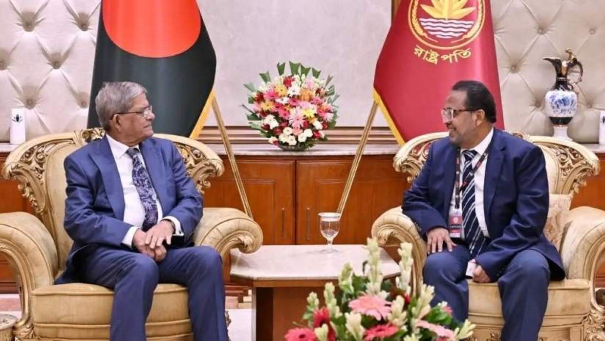 রাষ্ট্রপতির সঙ্গে খুলনা বিশ্ববিদ্যালয়ের উপাচার্যের সাক্ষাৎ