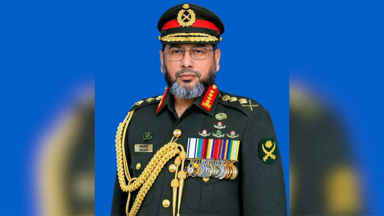 বাংলাদেশ সেনাবাহিনী প্রধান ও বাংলাদেশ অলিম্পিক অ্যাসোসিয়েশনের সভাপতি জেনারেল ওয়াকার-উজ-জামান