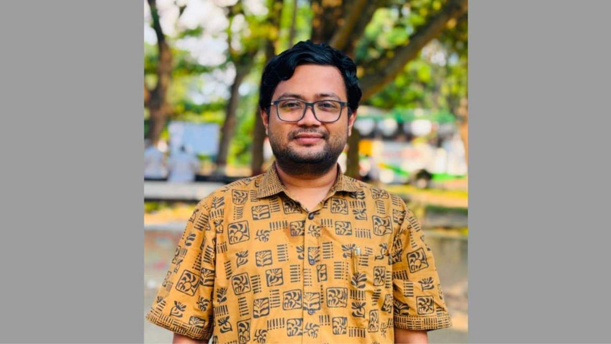 সহকারী অধ্যাপক তন্ময় সাহা জয়।