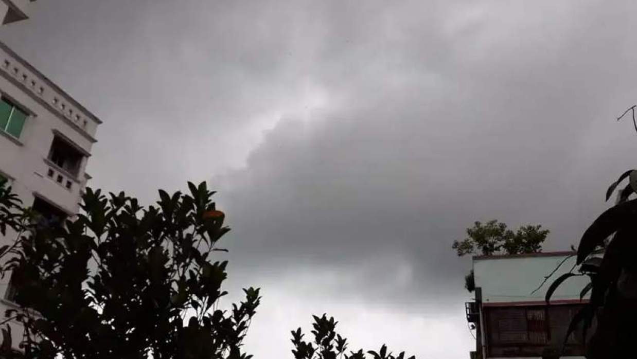 ঢাকার আকাশ