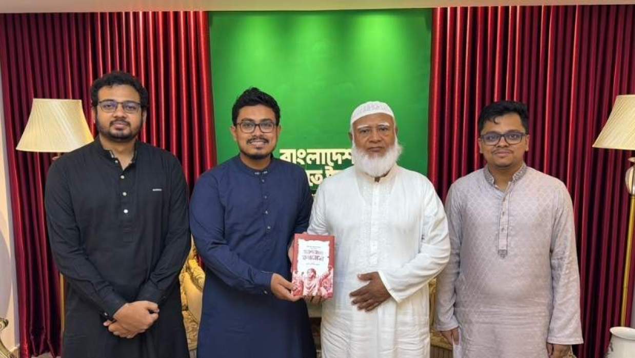 বিরোধীদলীয় নেতা ডা. শফিকুর রহমানের সঙ্গে সাক্ষাৎ ডাকসু নেতাদের