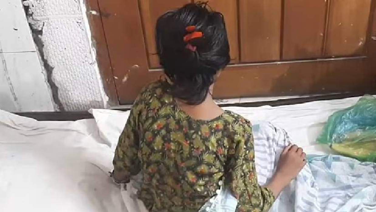 হাসপাতালে ভর্তি আহত ছাত্রী