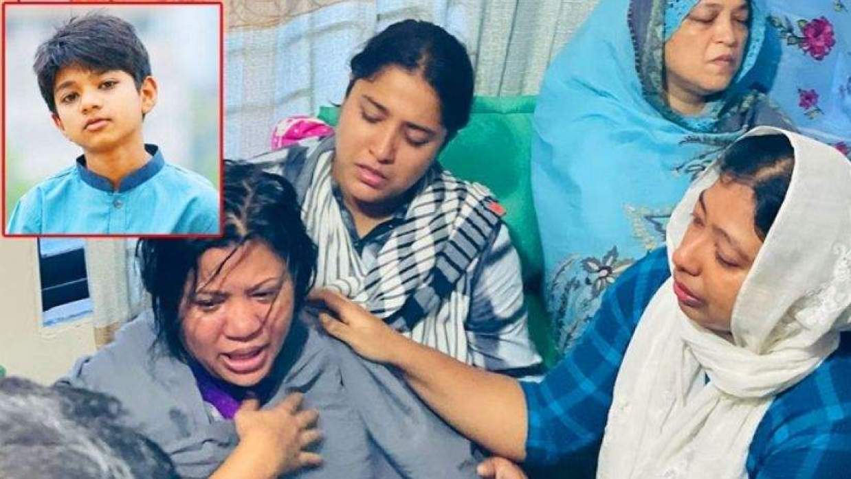  অপ্রতিম ও তার মা 