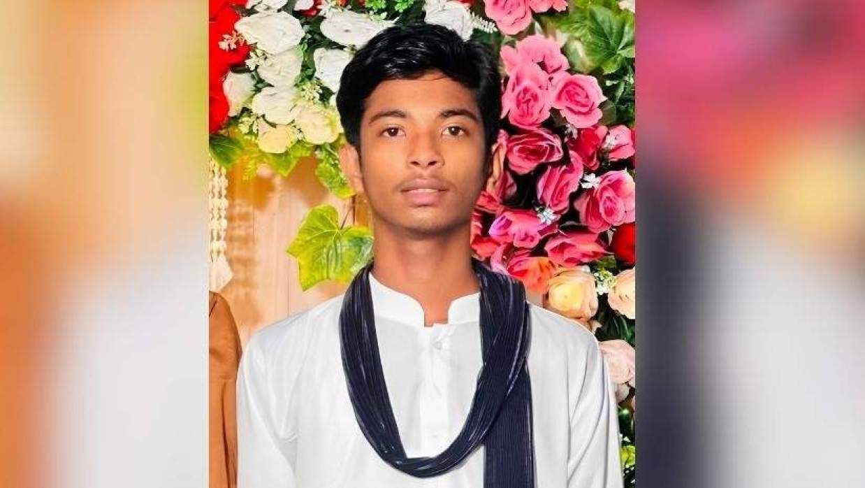  নদীতে নিখোঁজ স্কুল ছাত্র 