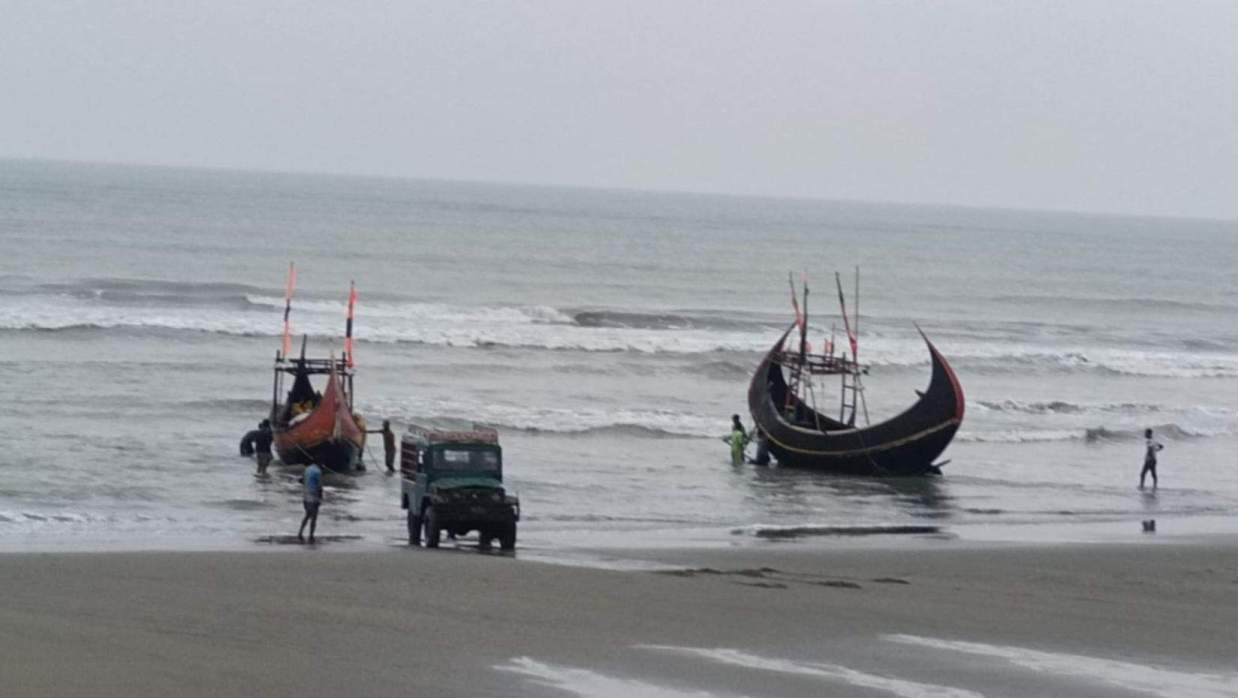 উখিয়ায় সাগরপাড় থেকে মরদেহ উদ্ধার