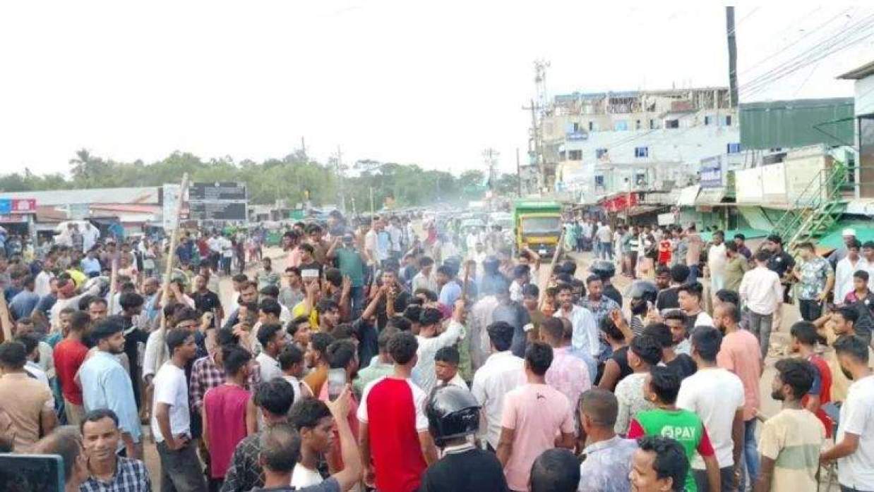 ছাত্রদল ও ছাত্রশিবিরের নেতাকর্মীদের মধ্যে ধাওয়া পাল্টা-ধাওয়া