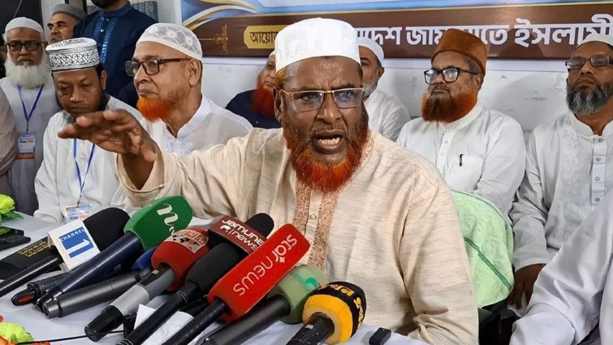 সাংবাদিকদের সঙ্গে আলাপকালে মিয়া গোলাম পরওয়ার