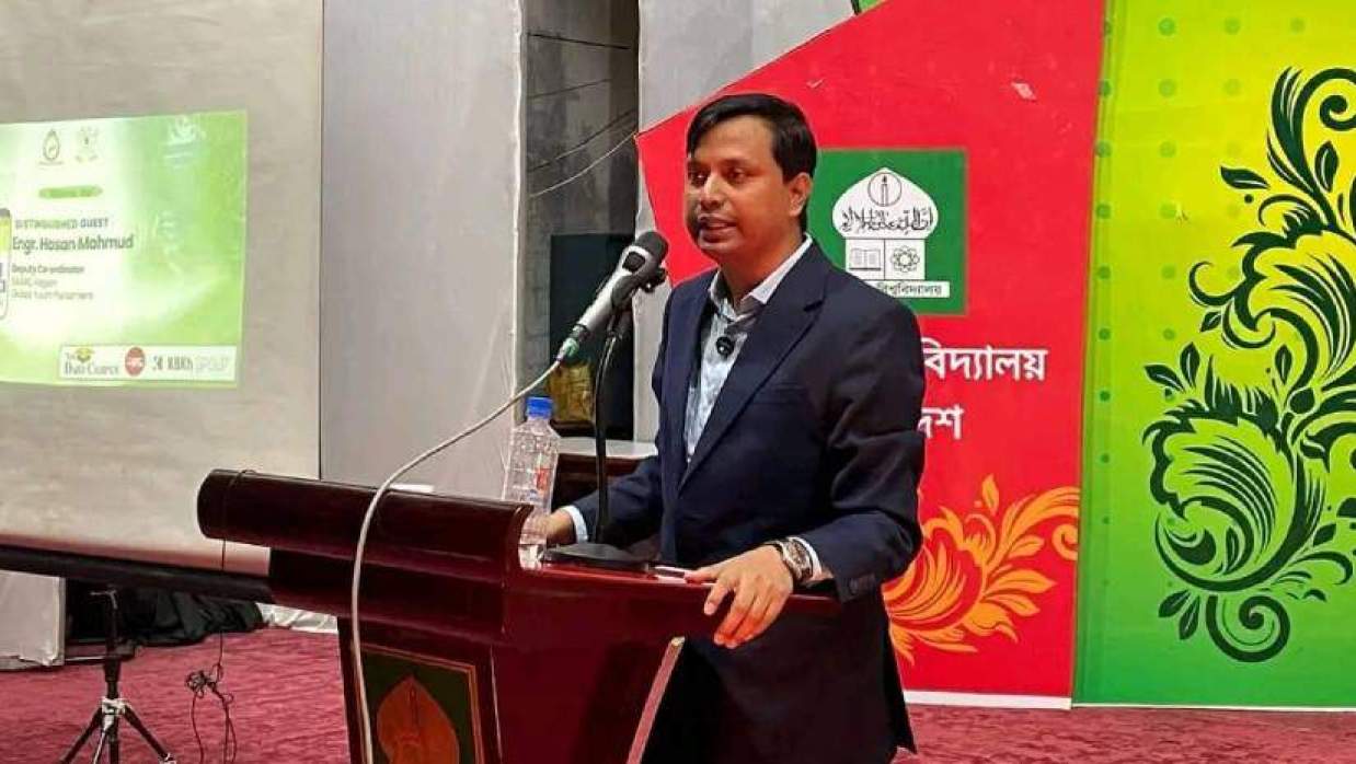 সেমিনারে বক্তব্য দিচ্ছেন গ্লোবাল ইউথ পার্লামেন্টের সার্ক অঞ্চলের ডেপুটি কো-অর্ডিনেটর প্রকৌশলী হাসান মাহমুদ