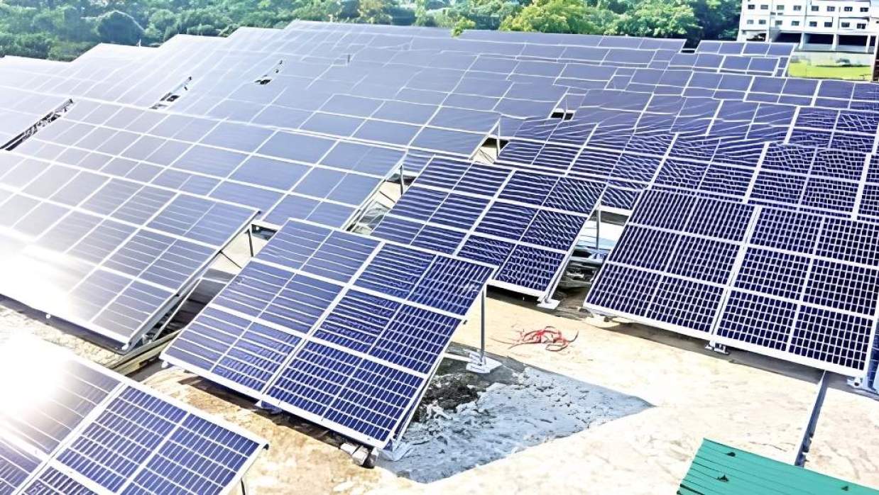 সৌরবিদ্যুত প্রকল্পের প্রতীকী ছবি