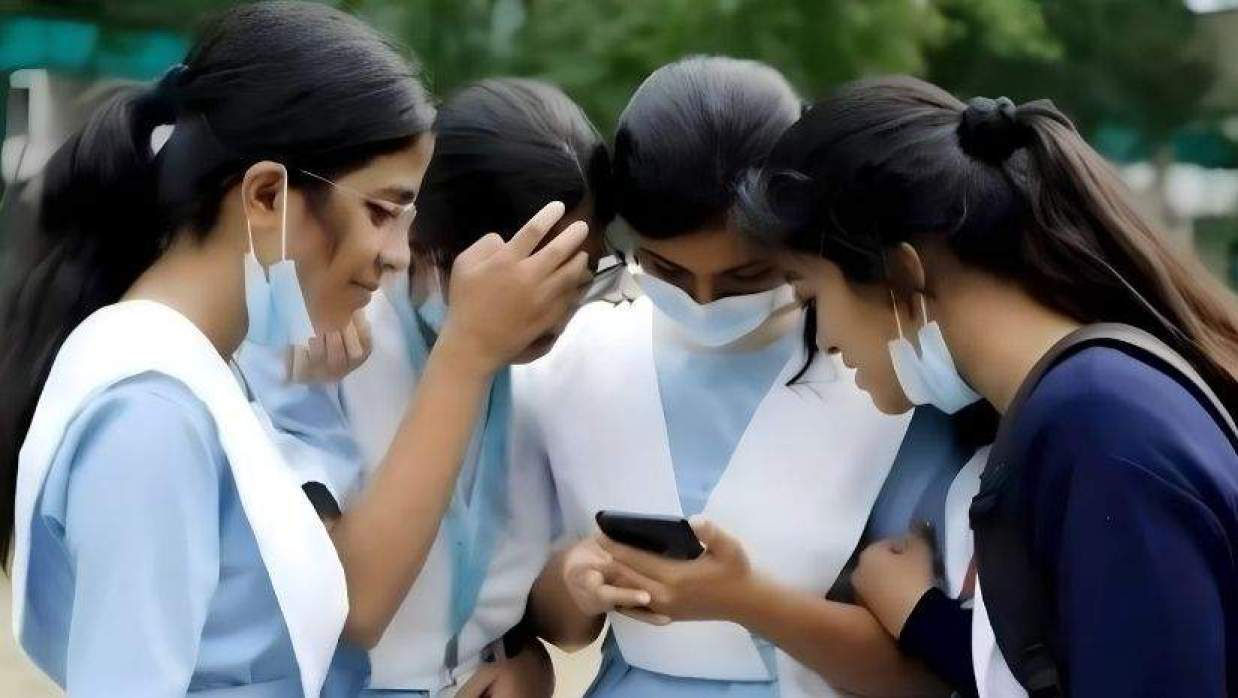  একাদশে ভর্তি 