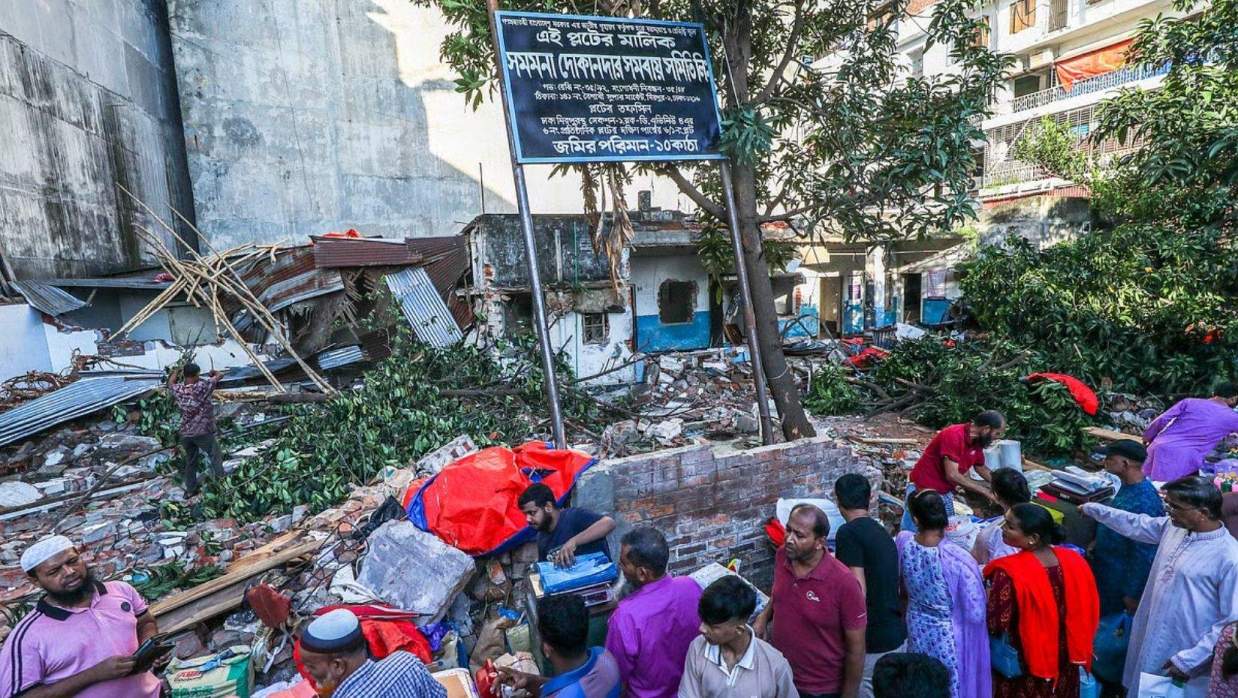 বেসরকারি স্বাস্থ্যকেন্দ্র হামলা ও ভাঙচুর