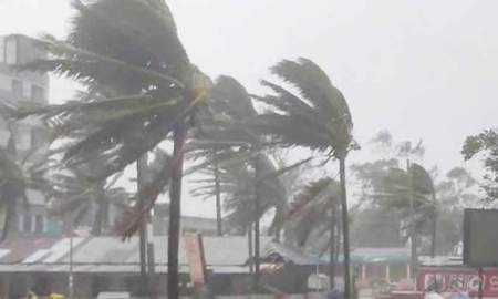 সকালের মধ্যে ১২ অঞ্চলে ঝড়ের আভাস 