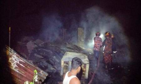 মিরসরাইয়ে আগুনে তিন ভাইয়ের বসতঘর পুড়ে ছাই 