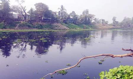 শিল্পবর্জ্য-পলিথিন দূষণে মৃতপ্রায় তুরাগ, হুমকিতে জীববৈচিত্র্য ও জনস্বাস্থ্য