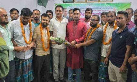 সাতক্ষীরায় জামায়াতের শ্রমিক সংগঠন ছেড়ে ৫৬ নেতাকর্মীর বিএনপিতে যোগদান