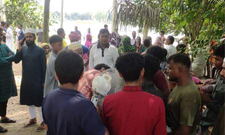 মাঠে জমে থাকা বর্ষার পানিতে ডুবে প্রাণ গেল ৩ শিশুর