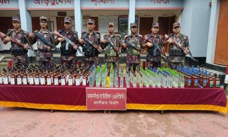 শেরপুর সীমান্তে বিজিবির অভিযানে ভারতীয় মদ জব্দ