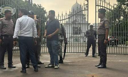 কাদের-ইনান-সাদ্দামের মৃত্যুদণ্ডের রায়ের পর সুপ্রিম কোর্টে ককটেল বিস্ফোরণ