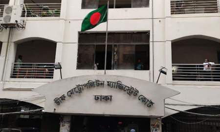 যাত্রাবাড়ীতে ককটেল বিস্ফোরণ, আ'লীগ নেতাসহ ৪ জন রিমান্ডে