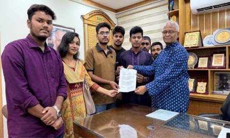 ডিআইইউতে নিষিদ্ধ সংগঠনের সম্পৃক্ততা প্রমাণিত হলে ব্যবস্থা নেওয়ার দাবি, উপাচার্যকে স্মারকলিপি