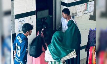 নিচতলার দরজা খুলে দেখা গেল লিফট নেই, চতুর্থ তলায় আটকা ৪ ছাত্রী