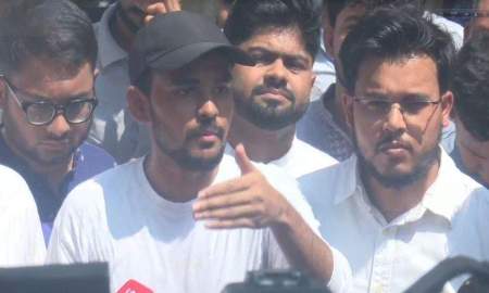 বিএনপি নেতাকর্মীরা স্বাস্থ্যকেন্দ্রে ভাঙচুর করেছে, পাহারা দিয়েছে পুলিশ: আসিফ মাহমুদ