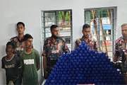 টেকনাফে ১৪ লাখ ইয়াবাসহ দুই পাচারকারী আটক