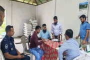 ক্যাশমেমো ছাড়া সার বিক্রি করায় দুই ডিলারকে ৪২ হাজার টাকা জর…