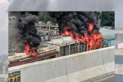 মহাখালীতে আগুন লাগা ভবনে রয়েছে বৈদ্যুতিক সাব-স্টেশন