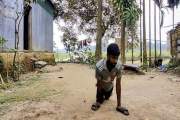 দুই পা অচল, তবু থামেনি রুবেলের পড়াশোনা, হামাগুড়ি দিয়ে শেষ ক…