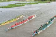 ব্রাহ্মণবাড়িয়ায় তিতাসের বুকে ঐতিহাসিক নৌকা বাইচ অনুষ্ঠিত