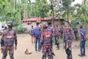 টেকনাফে মানব পাচারকারীদের ২০ আস্তানা গুঁড়িয়ে দিল পুলিশ-বিজি…
