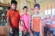 বনঘেঁষে মুরগির খামার, খোলা গাড়িতে বিষ্ঠা পরিবহন—চর্মরোগে আক…