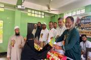 সাতকানিয়ায় দাখিলে কৃতিত্ব অর্জনকারী ছাত্রীদের সংবর্ধনা