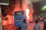 রাজধানীতে এবার থানার সামনে বাসে আগুন