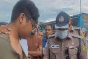 মিরপুর বাঙলা কলেজে ছাত্রলীগ সন্দেহে শিক্ষার্থী আটক