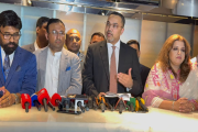 রাতে জাতিসংঘে বাংলায় ভাষণ দেবেন প্রধানমন্ত্রী, মা-বাবার ধার…